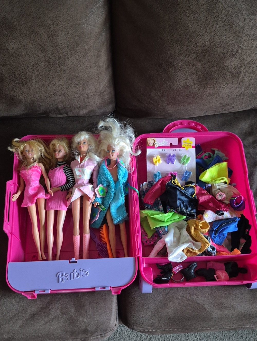 Barbie Travel Case Playset in Pink with Multi-Colored Clothes